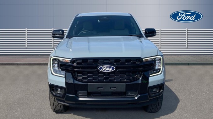 Ford Ranger Petrol Pick Up D/Cab Limited 2.3 EcoBoost PHEV 281 Auto - Image 8